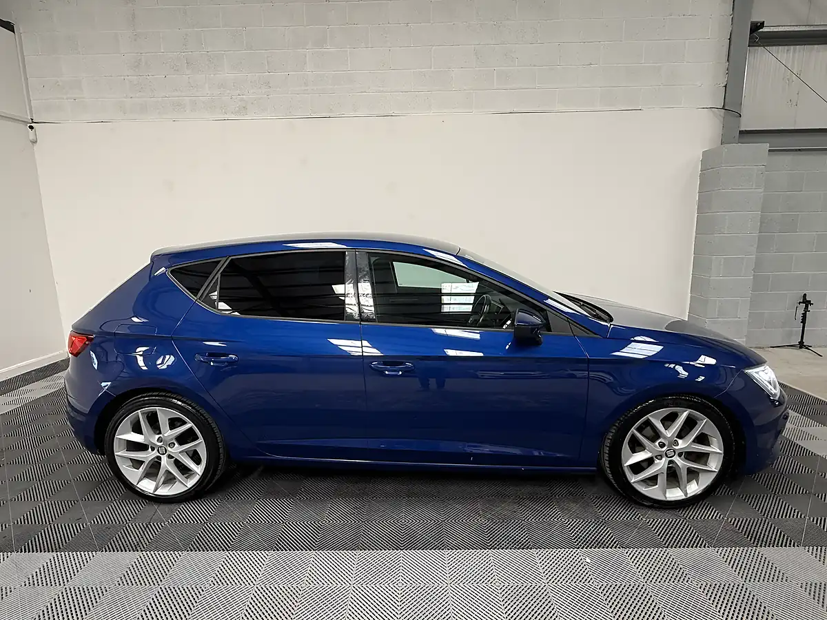 Used 2017 SEAT Leon Fr Technology Blue - Interior and Exterior details 8