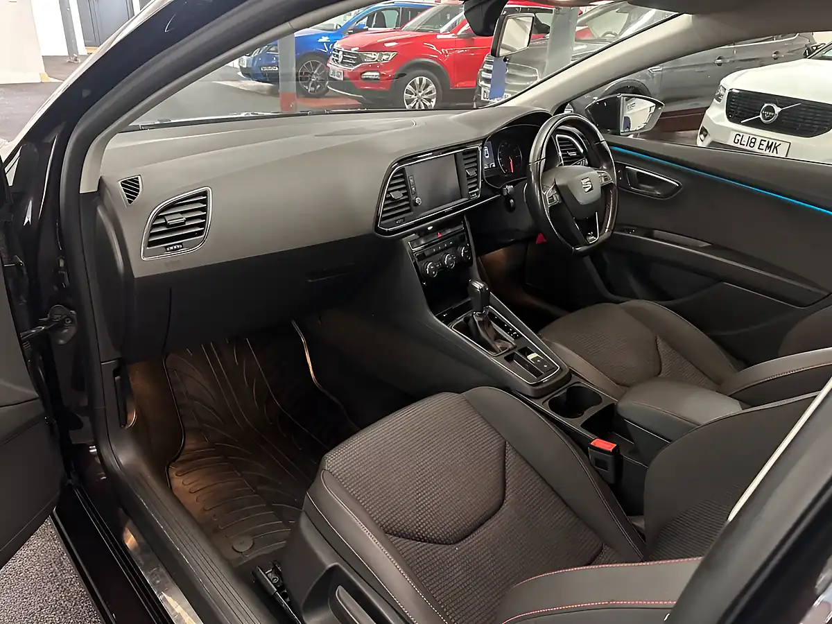 Used 2017 SEAT Leon Fr Technology Boheme Purple - Interior and Exterior details 10