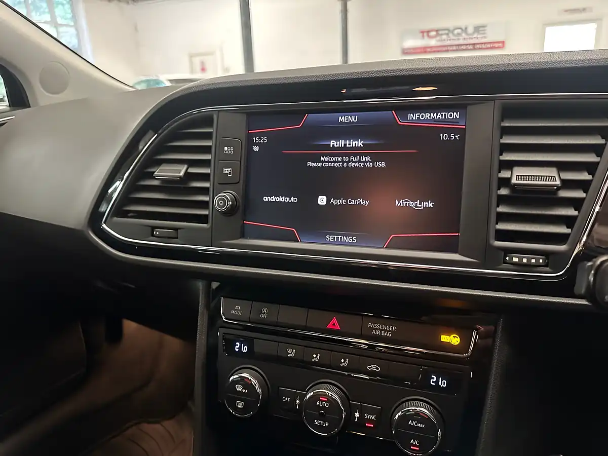 Used 2017 SEAT Leon Fr Technology Boheme Purple - Interior and Exterior details 16