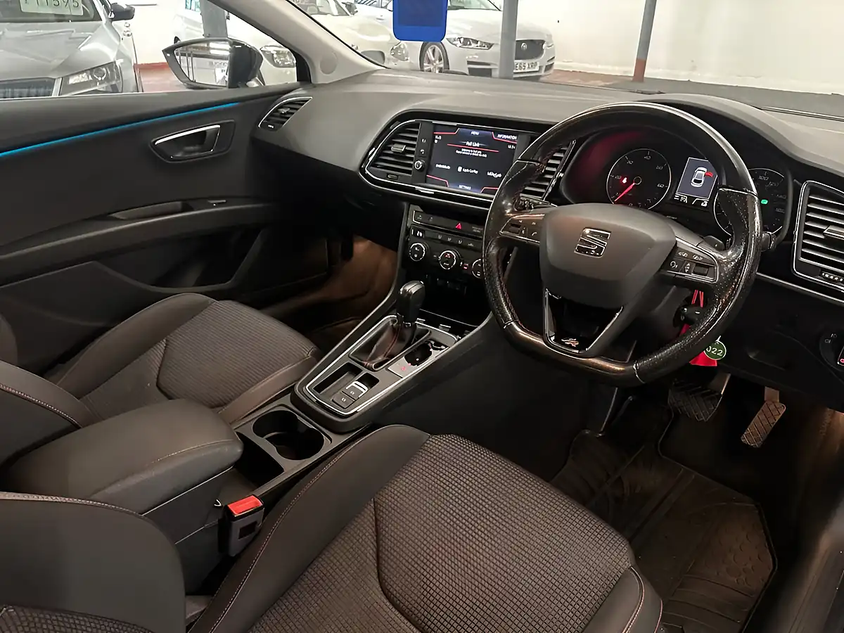 Used 2017 SEAT Leon Fr Technology Boheme Purple - Interior and Exterior details 18