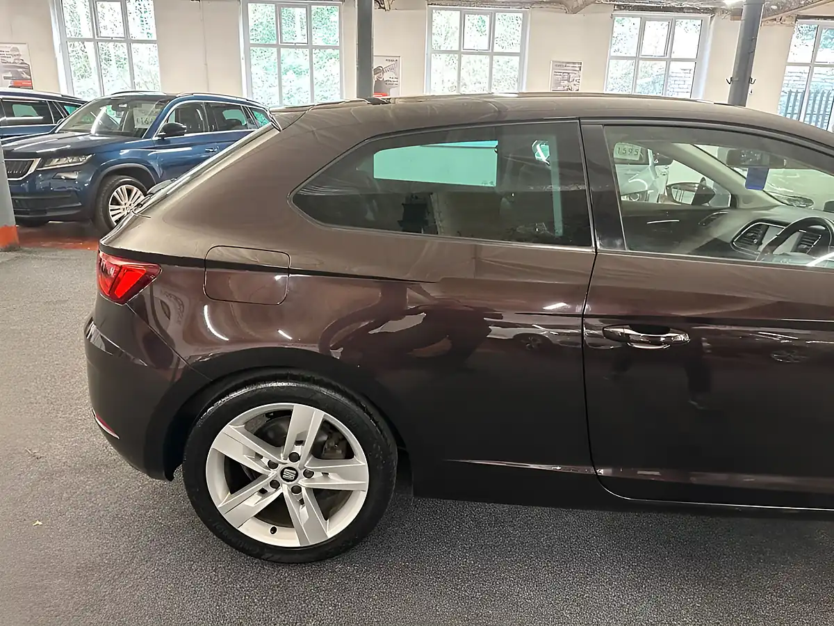 Used 2017 SEAT Leon Fr Technology Boheme Purple - Interior and Exterior details 19