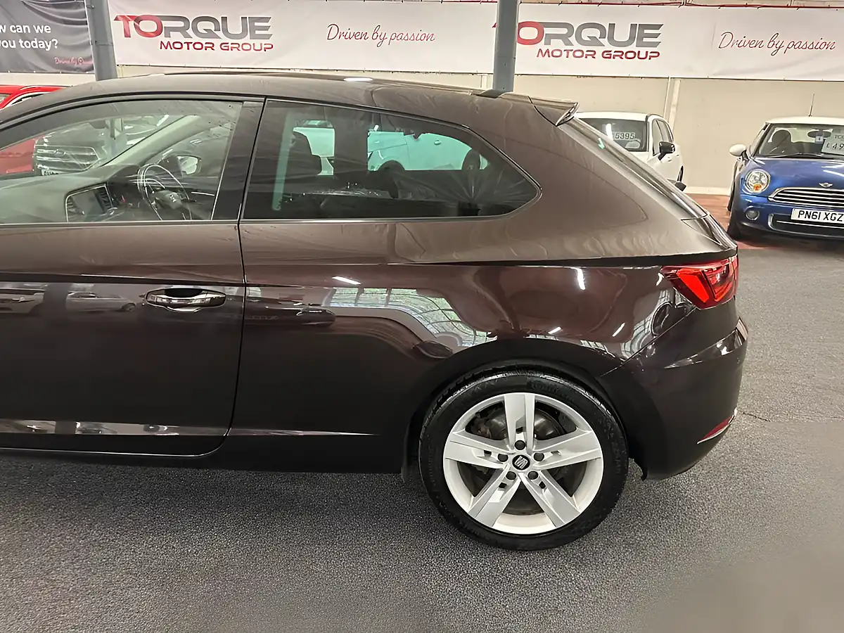Used 2017 SEAT Leon Fr Technology Boheme Purple - Interior and Exterior details 8