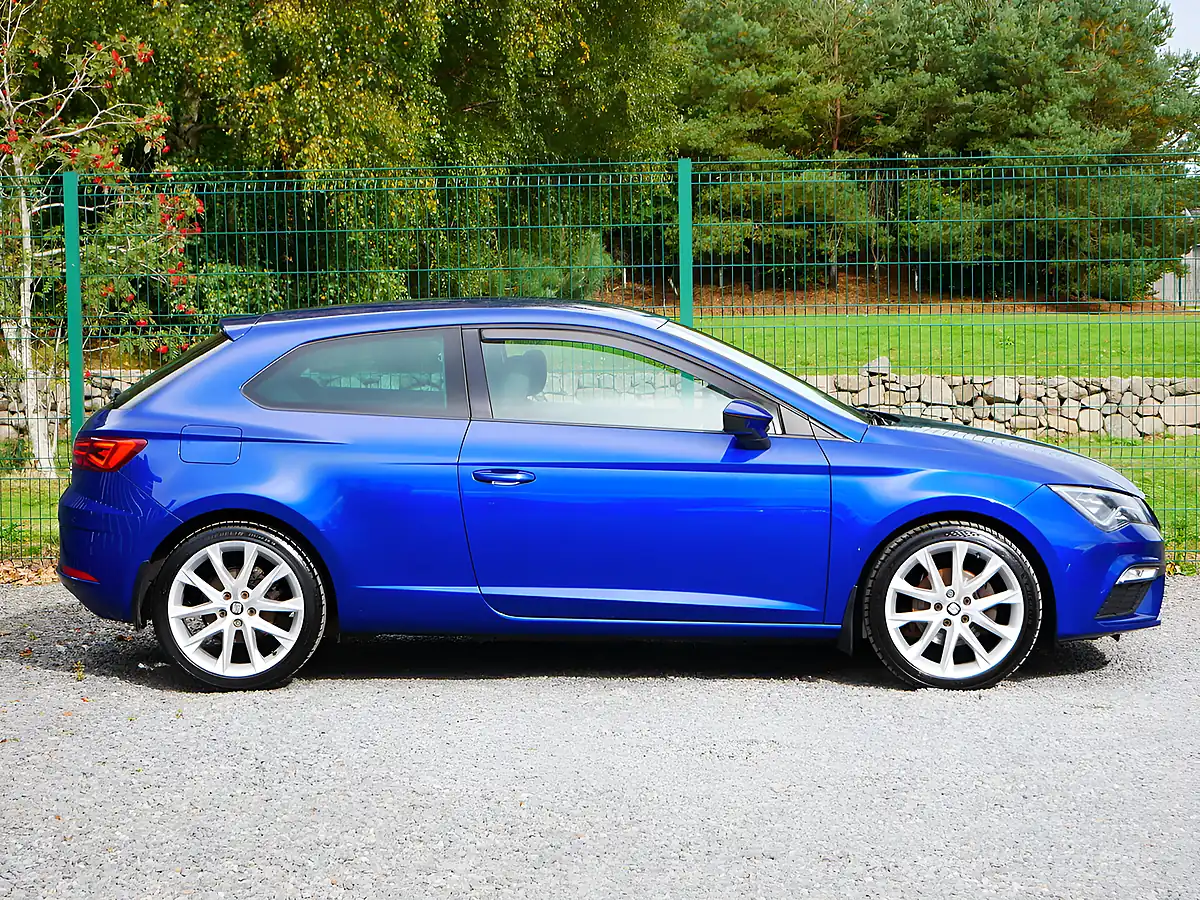 Used 2017 SEAT Leon Fr Technology Coupe Mystic Blue - Interior and Exterior details 5