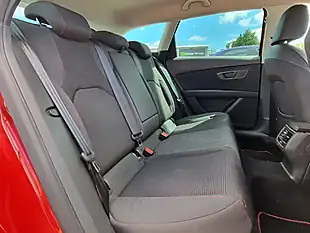 Used 2017 SEAT Leon Fr Technology Desire Red Metallic - Interior and Exterior details 4
