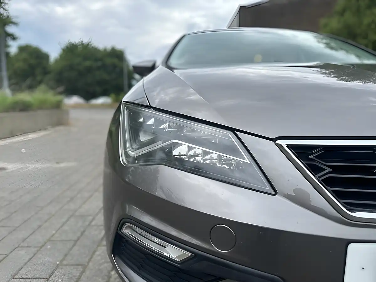 Used 2017 SEAT Leon Fr Technology Grey - Interior and Exterior details 16