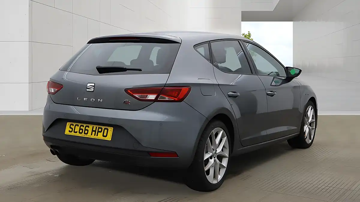 Used 2017 SEAT Leon Fr Technology Grey - Interior and Exterior details 4
