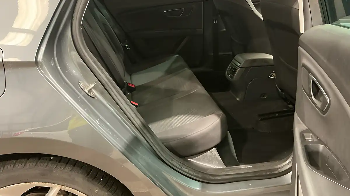 Used 2017 SEAT Leon Fr Technology Grey - Interior and Exterior details 8