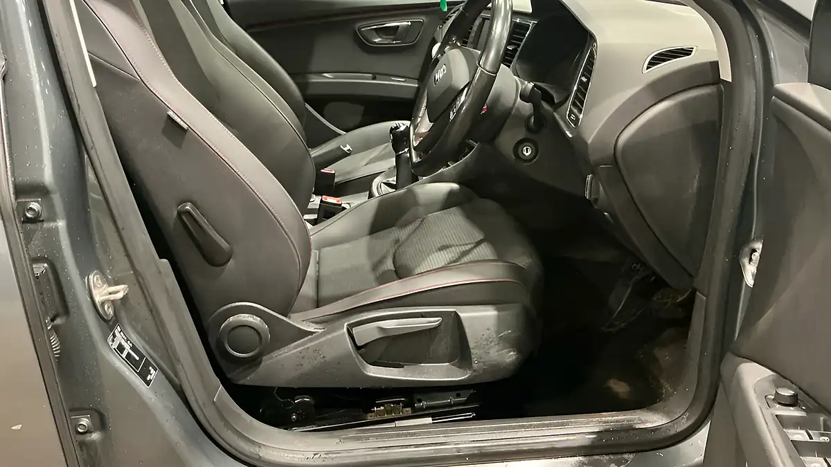 Used 2017 SEAT Leon Fr Technology Grey - Interior and Exterior details 9