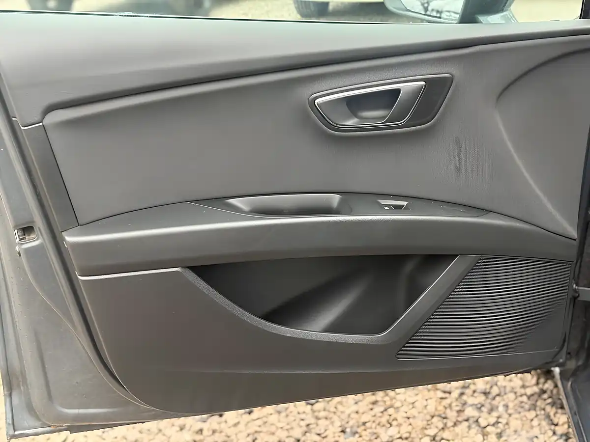 Used 2017 SEAT Leon Fr Technology Grey - Interior and Exterior details 14