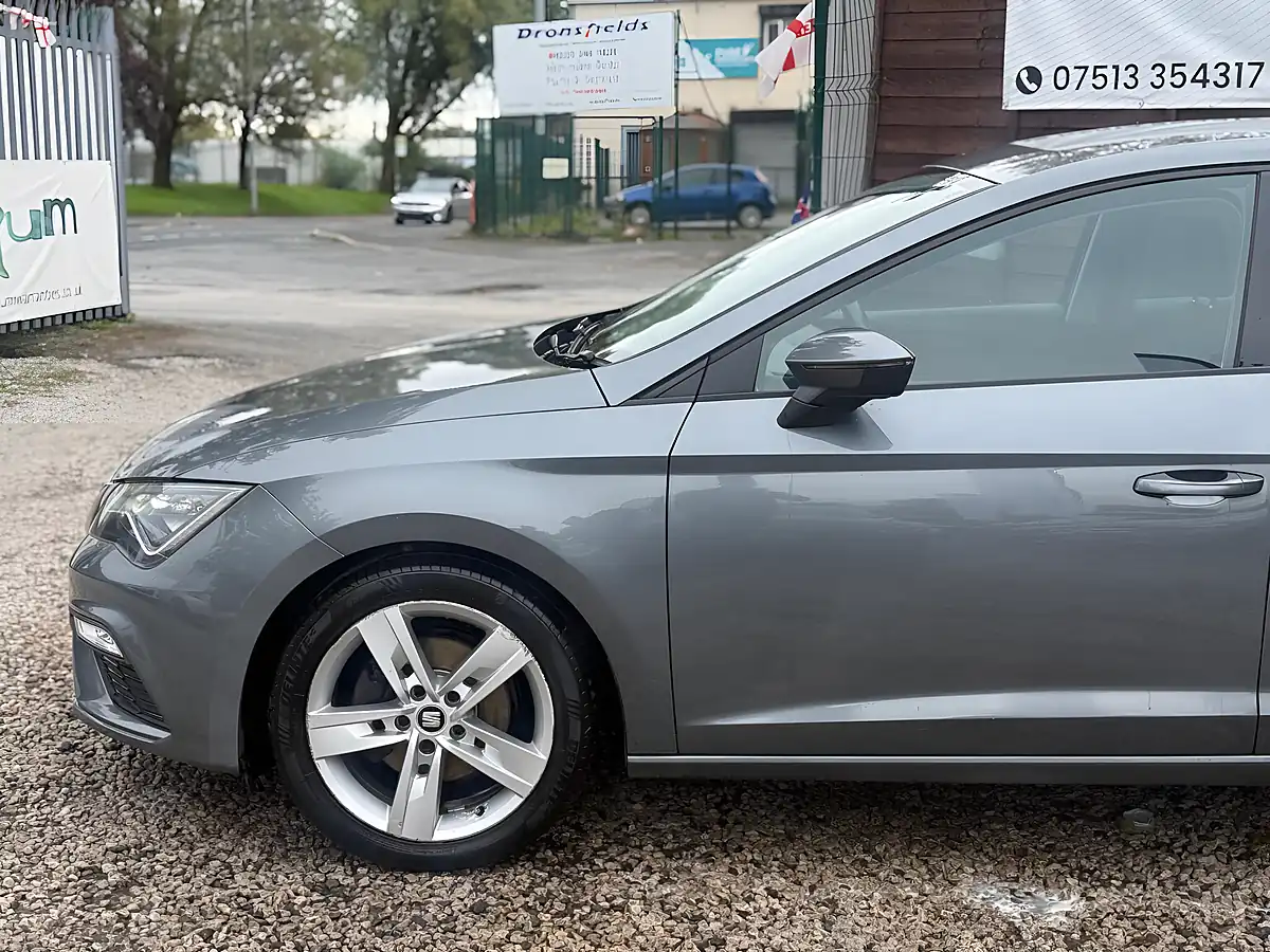 Used 2017 SEAT Leon Fr Technology Grey - Interior and Exterior details 8