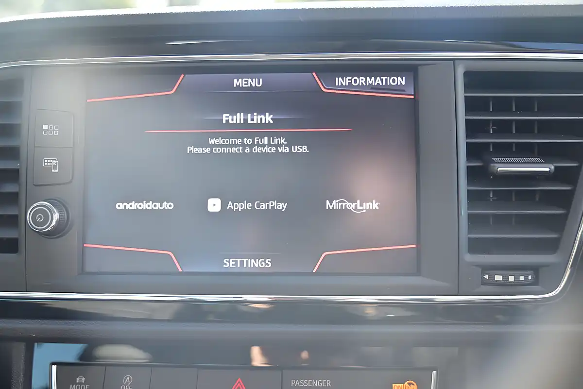 Used 2017 SEAT Leon Fr Technology Ice Silver - Interior and Exterior details 13