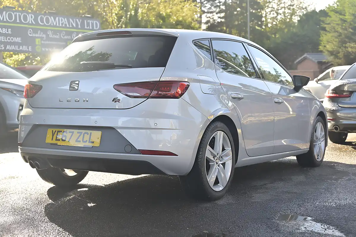 Used 2017 SEAT Leon Fr Technology Ice Silver - Interior and Exterior details 7