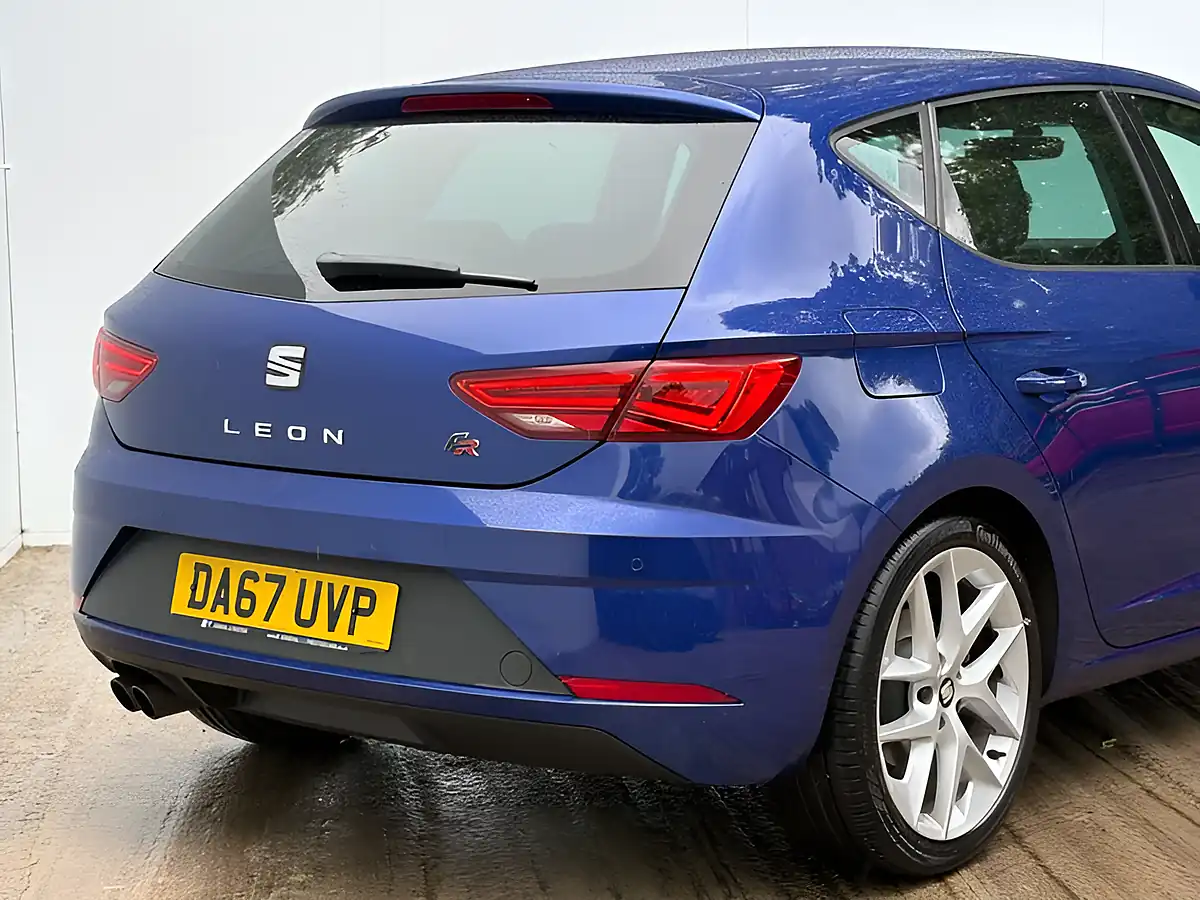 Used 2017 SEAT Leon Fr Technology Mediterranean Blue - Interior and Exterior details 13
