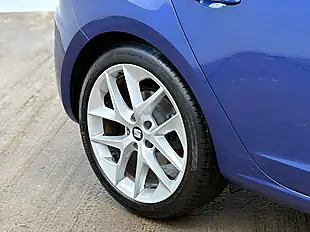 Used 2017 SEAT Leon Fr Technology Mediterranean Blue - Interior and Exterior details 3