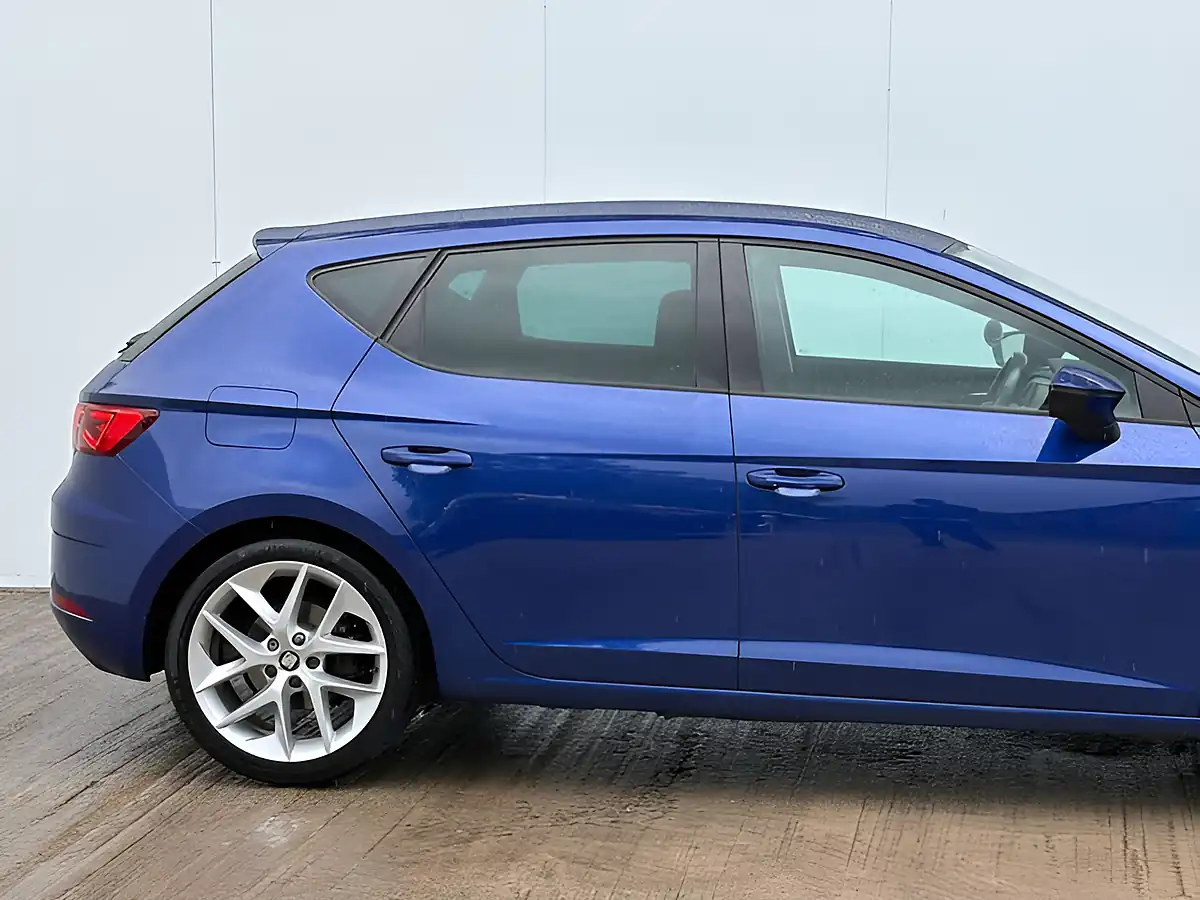 Used 2017 SEAT Leon Fr Technology Mediterranean Blue - Interior and Exterior details 6