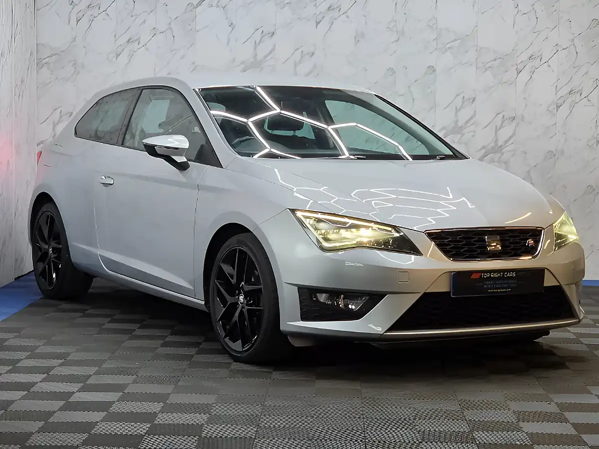 Used 2017 SEAT Leon Fr Technology Pack Sport Silver - Front View