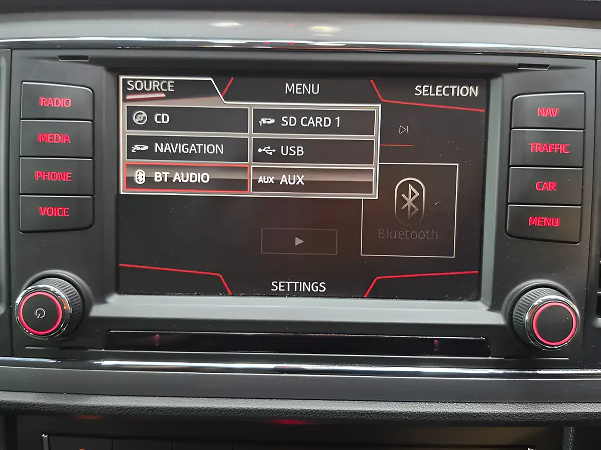 Used 2017 SEAT Leon Fr Technology Pack Sport Silver - Interior and Exterior details 15