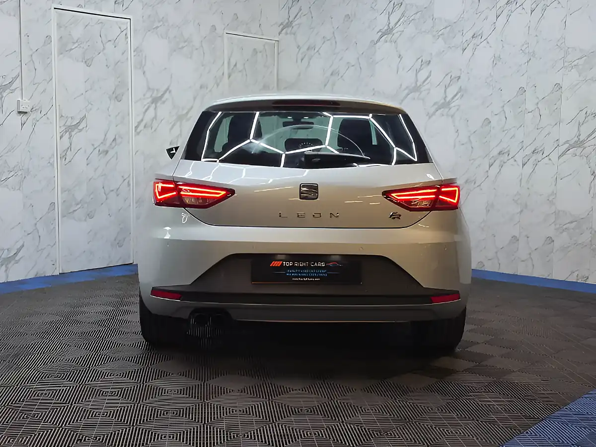 Used 2017 SEAT Leon Fr Technology Pack Sport Silver - Interior and Exterior details 6