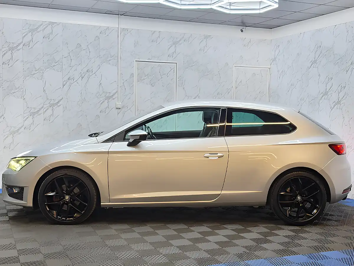 Used 2017 SEAT Leon Fr Technology Pack Sport Silver - Interior and Exterior details 8