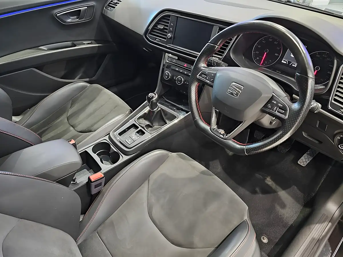 Used 2017 SEAT Leon Fr Technology Purple - Interior and Exterior details 9