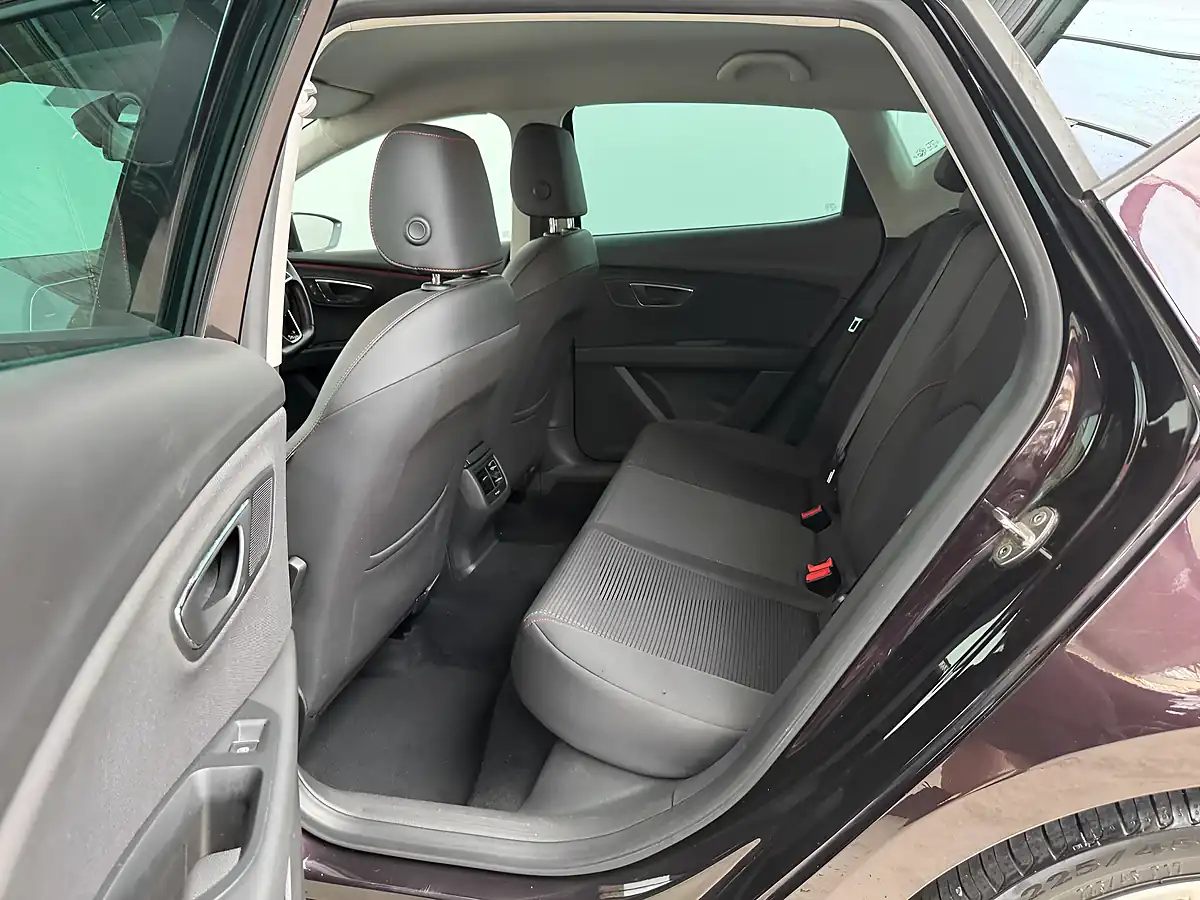 Used 2017 SEAT Leon Fr Technology Purple - Interior and Exterior details 10