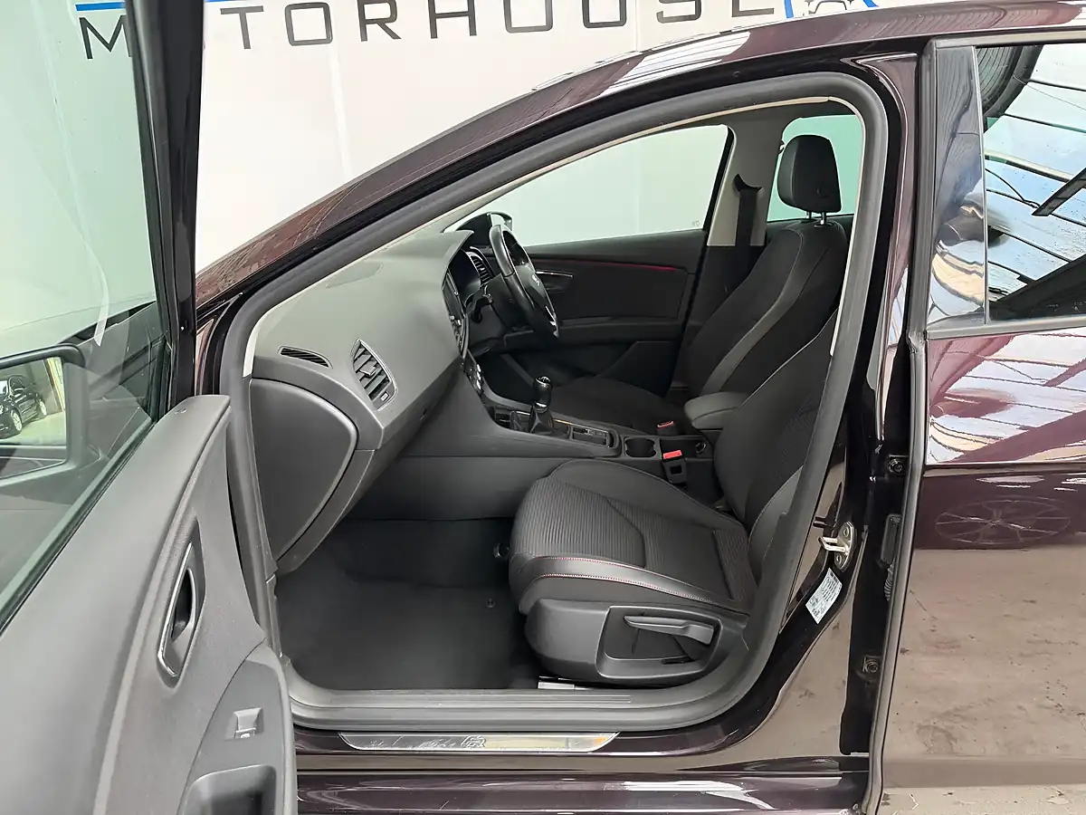 Used 2017 SEAT Leon Fr Technology Purple - Interior and Exterior details 9
