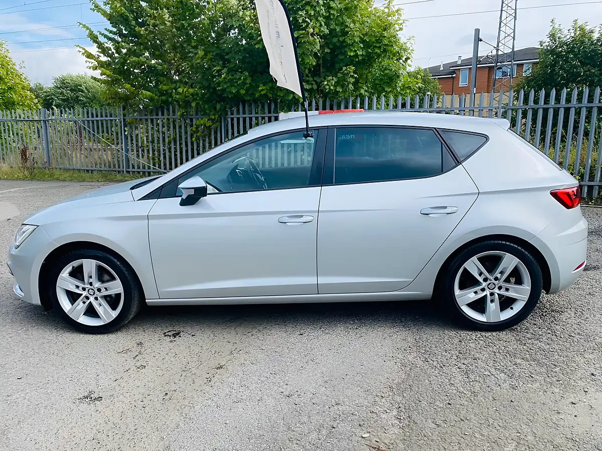 Used 2017 SEAT Leon Fr Technology Silver - Interior and Exterior details 10