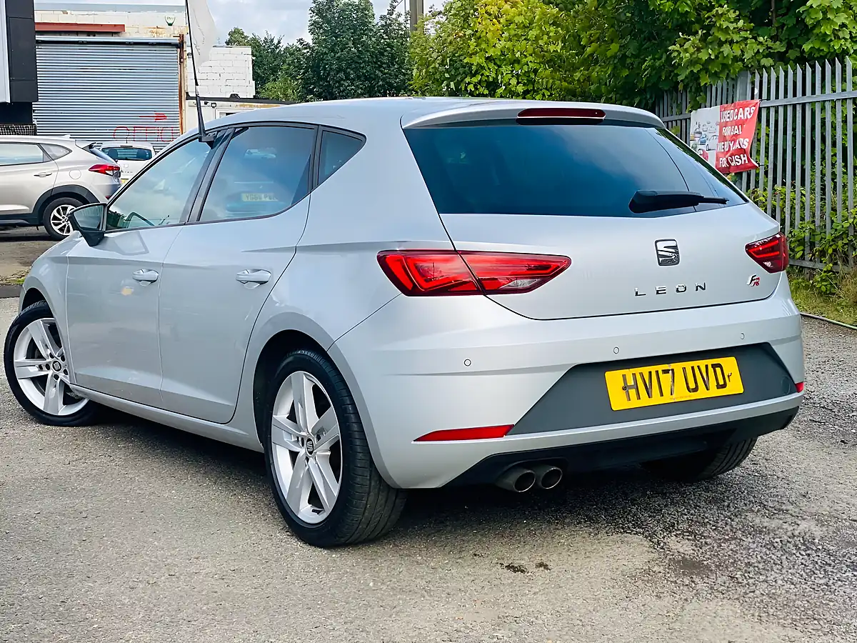Used 2017 SEAT Leon Fr Technology Silver - Interior and Exterior details 9