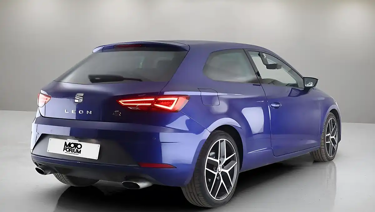 Used 2017 SEAT Leon Fr Technology Sport Coupe Blue - Interior and Exterior details 12