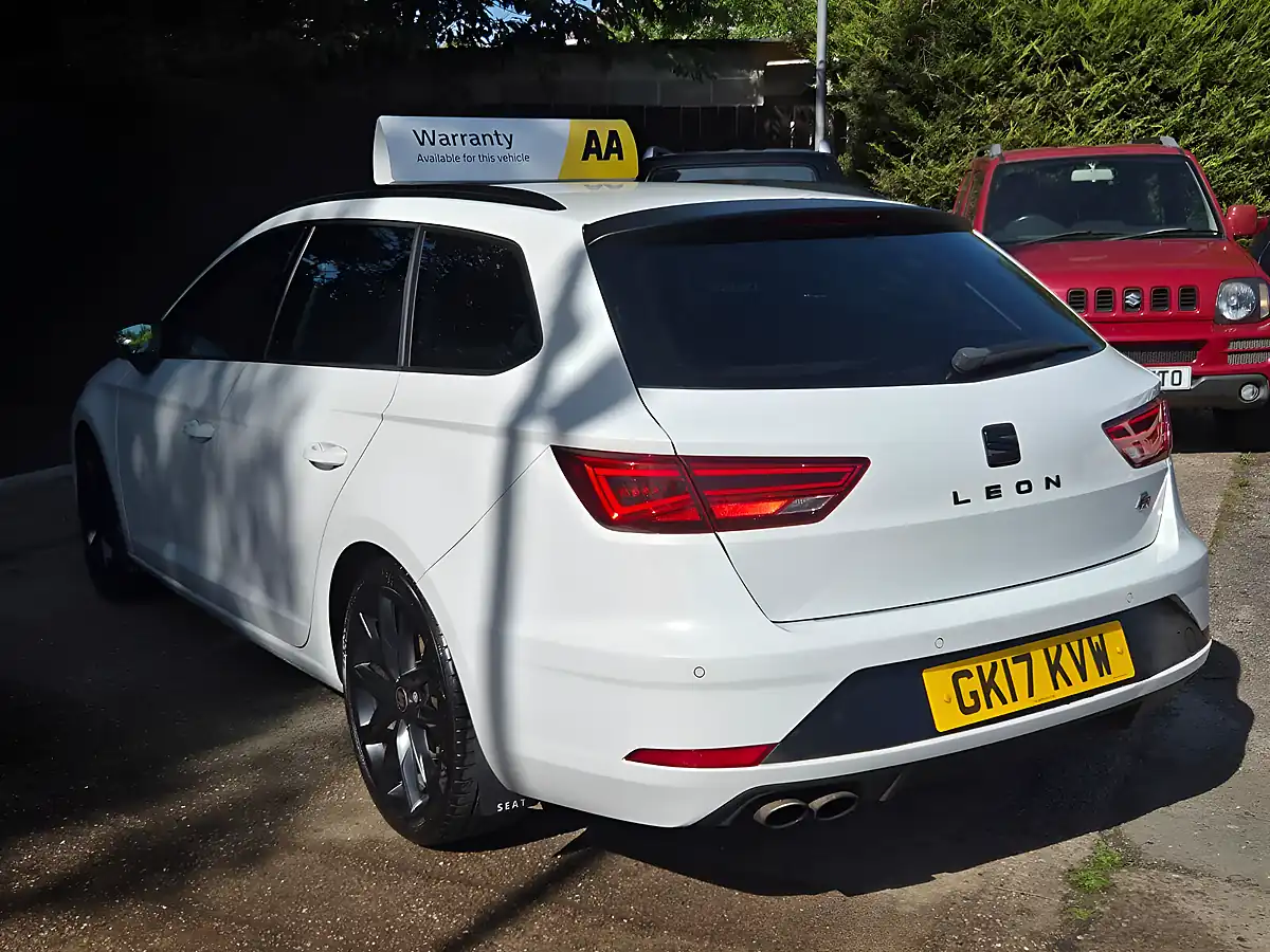 Used 2017 SEAT Leon Fr Technology ST White - Interior and Exterior details 4