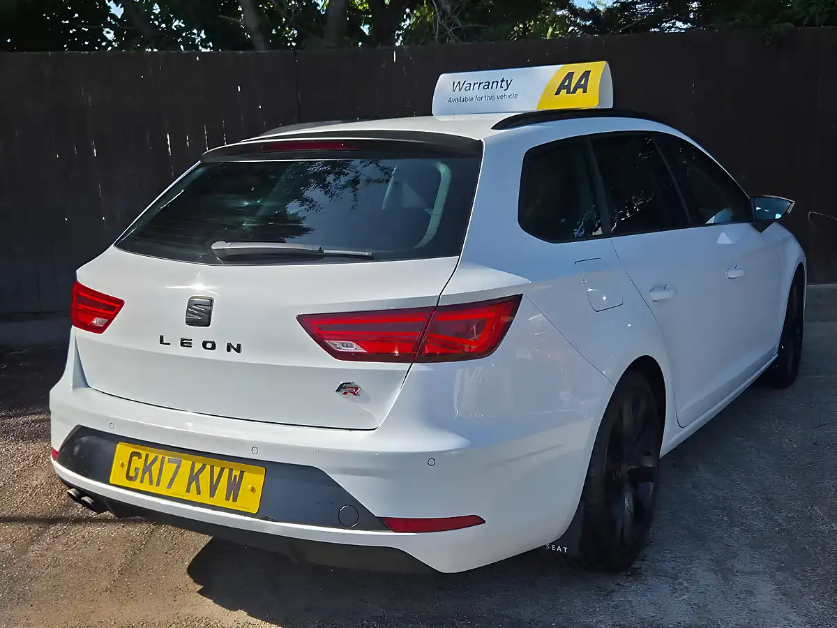 Used 2017 SEAT Leon Fr Technology ST White - Interior and Exterior details 8