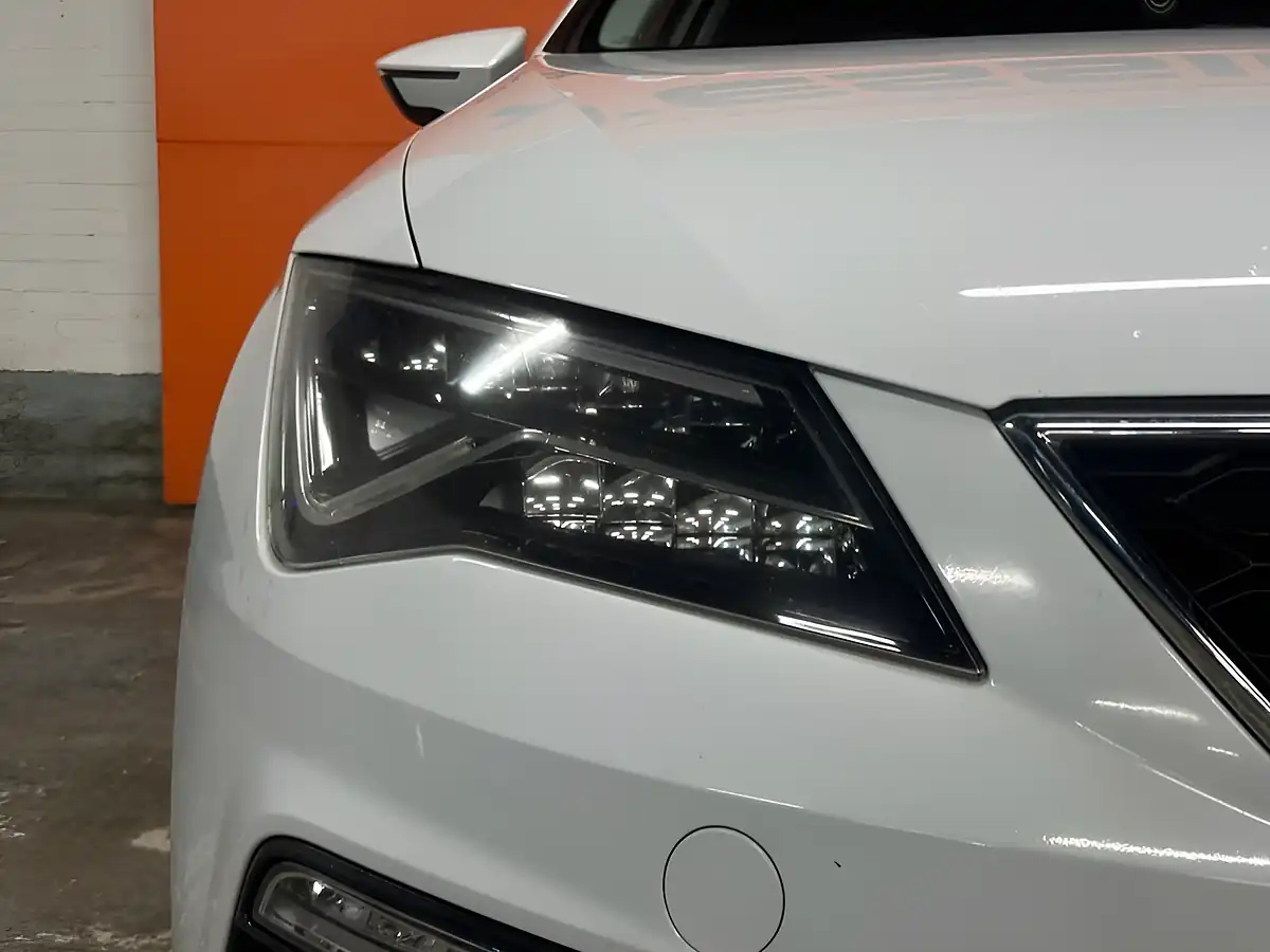 Used 2017 SEAT Leon Fr Technology White - Interior and Exterior details 16