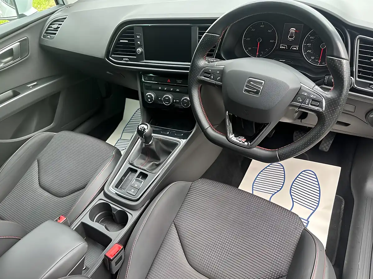Used 2017 SEAT Leon Fr Technology White - Interior and Exterior details 17