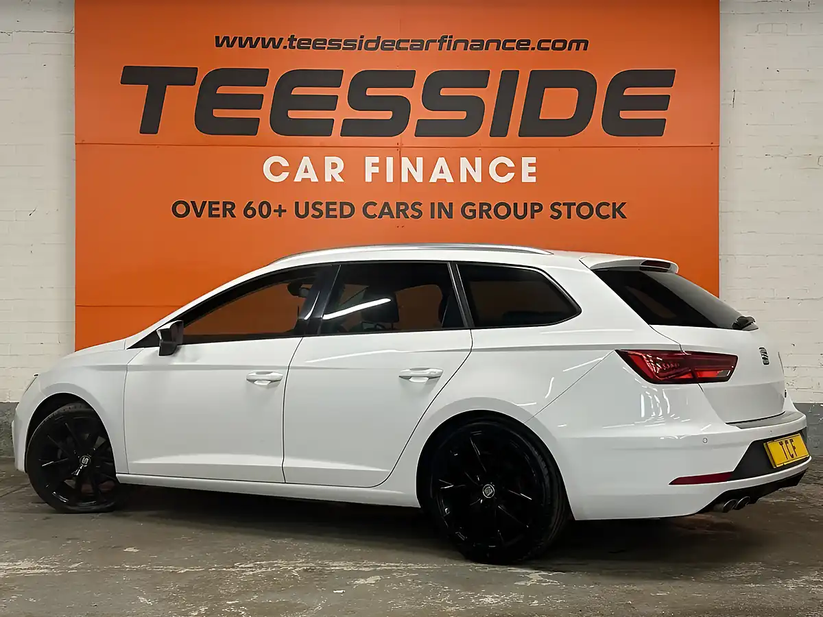 Used 2017 SEAT Leon Fr Technology White - Interior and Exterior details 7