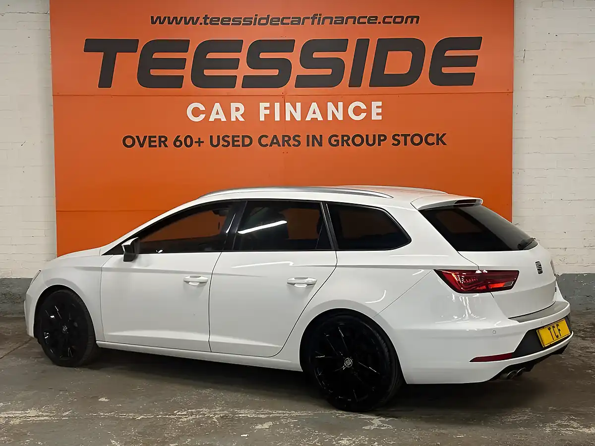 Used 2017 SEAT Leon Fr Technology White - Interior and Exterior details 8