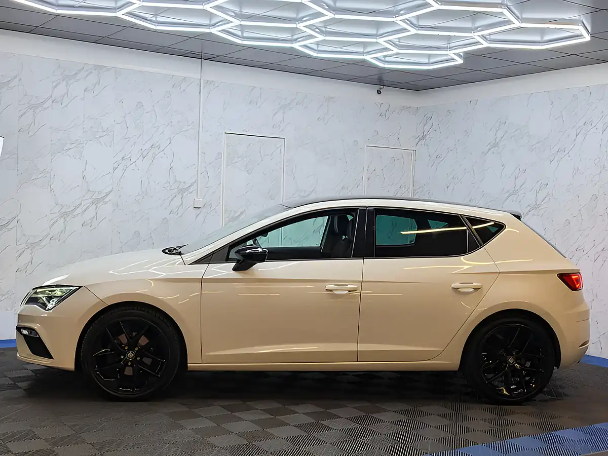 Used 2017 SEAT Leon Fr Technology White - Interior and Exterior details 6