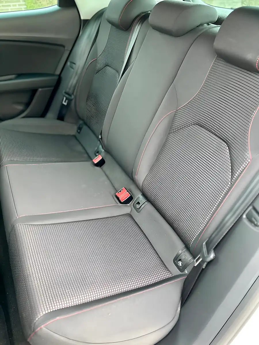 Used 2017 SEAT Leon Fr Technology White - Interior and Exterior details 17