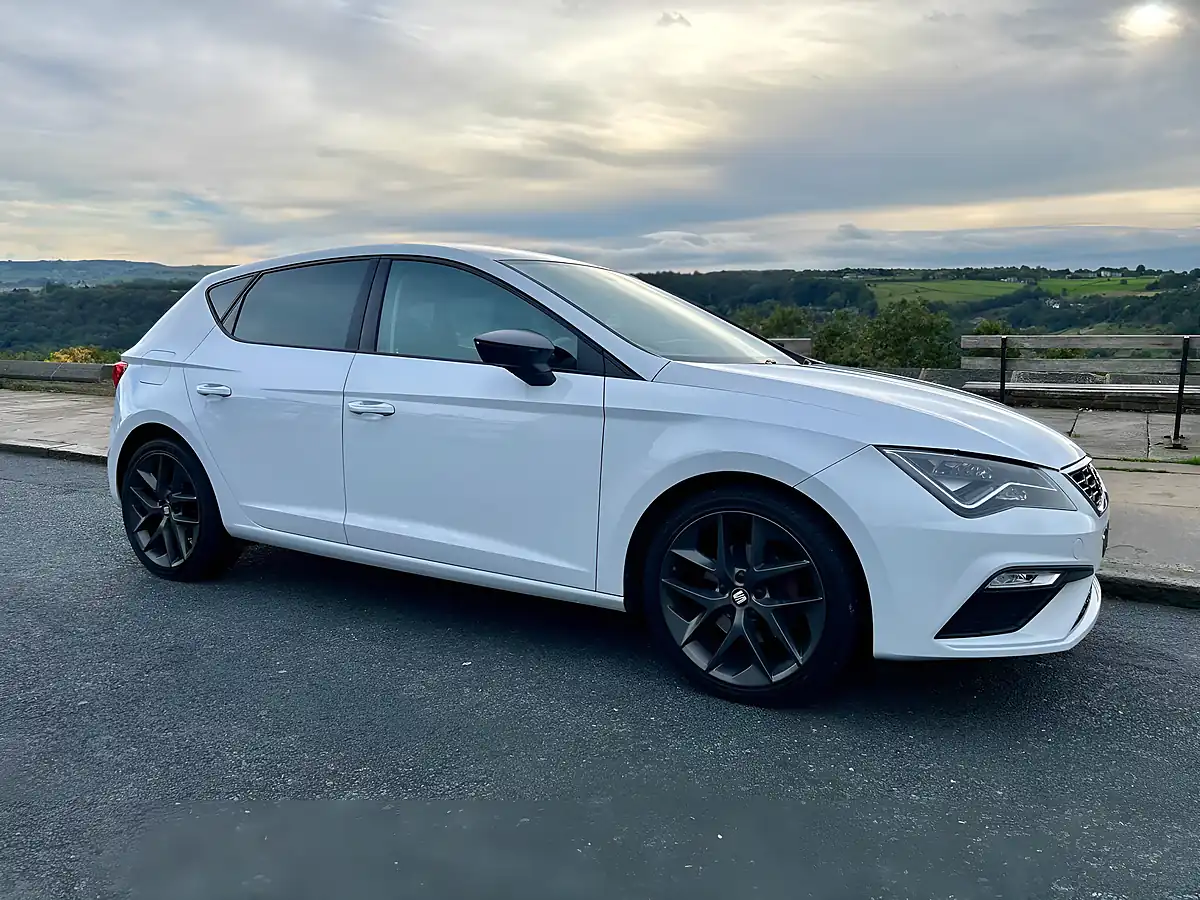 Used 2017 SEAT Leon Fr Technology White - Interior and Exterior details 2