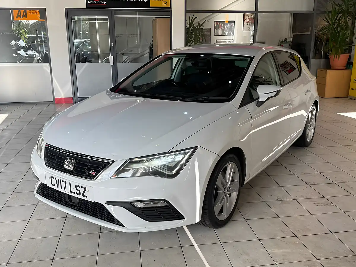Used 2017 SEAT Leon Fr Technology White - Interior and Exterior details 4