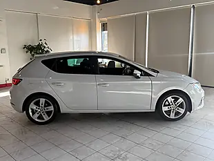 Used 2017 SEAT Leon Fr Technology White - Interior and Exterior details 5