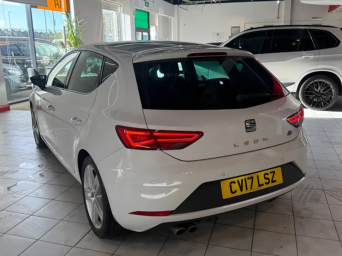 Used 2017 SEAT Leon Fr Technology White - Interior and Exterior details 6