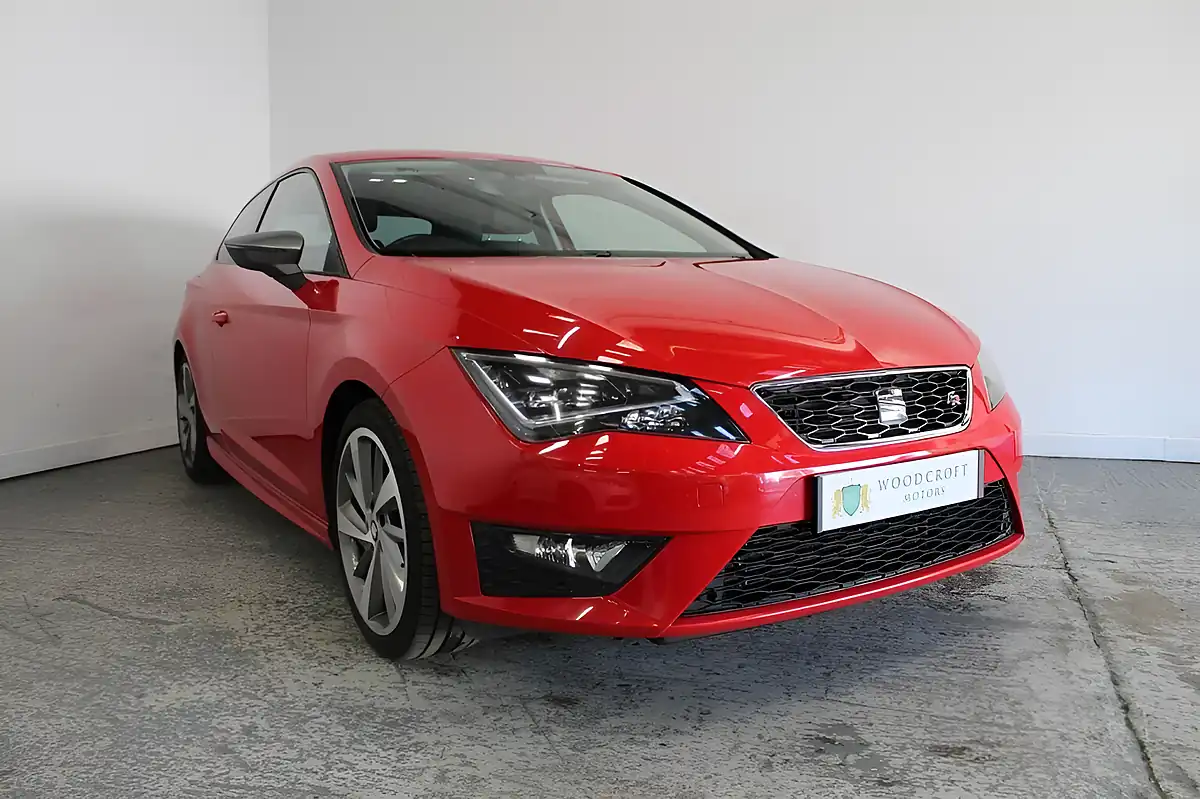 Used 2017 SEAT Leon Fr Titanium Red - Front View