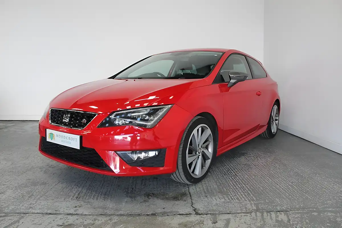 Used 2017 SEAT Leon Fr Titanium Red - Interior and Exterior details 2