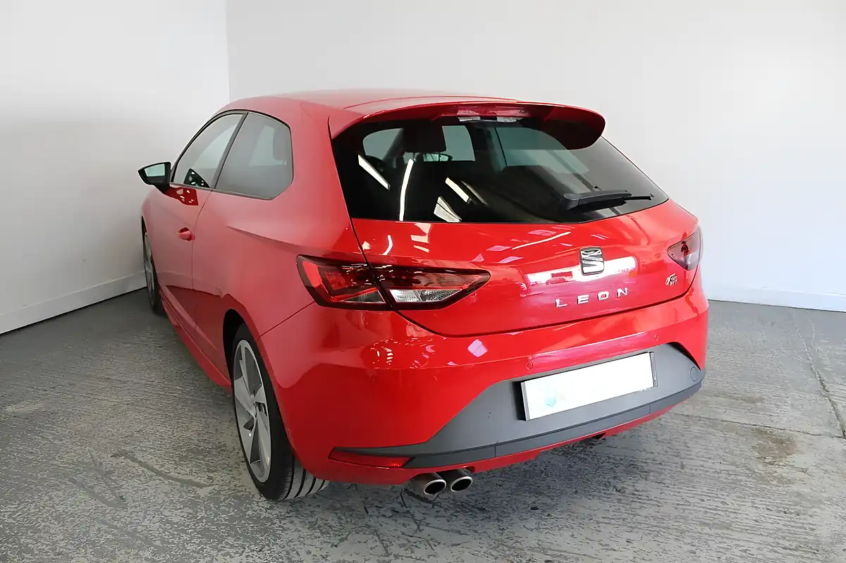Used 2017 SEAT Leon Fr Titanium Red - Interior and Exterior details 5