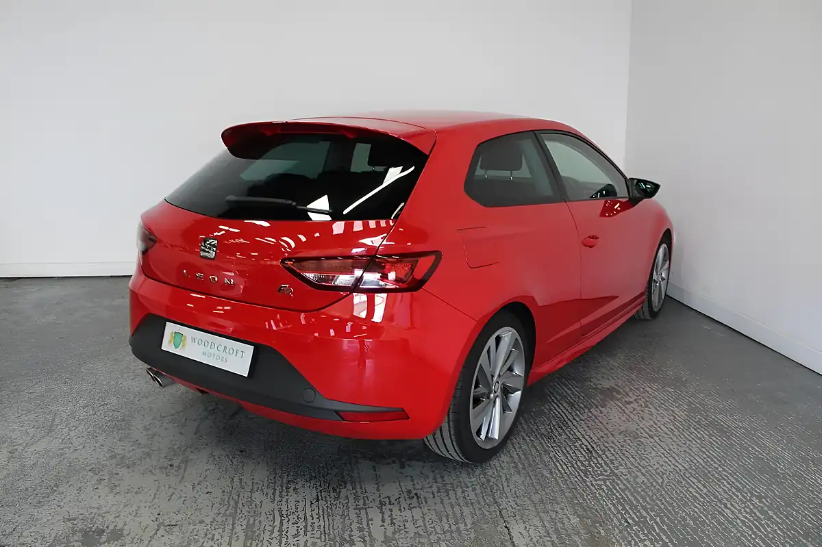 Used 2017 SEAT Leon Fr Titanium Red - Interior and Exterior details 6