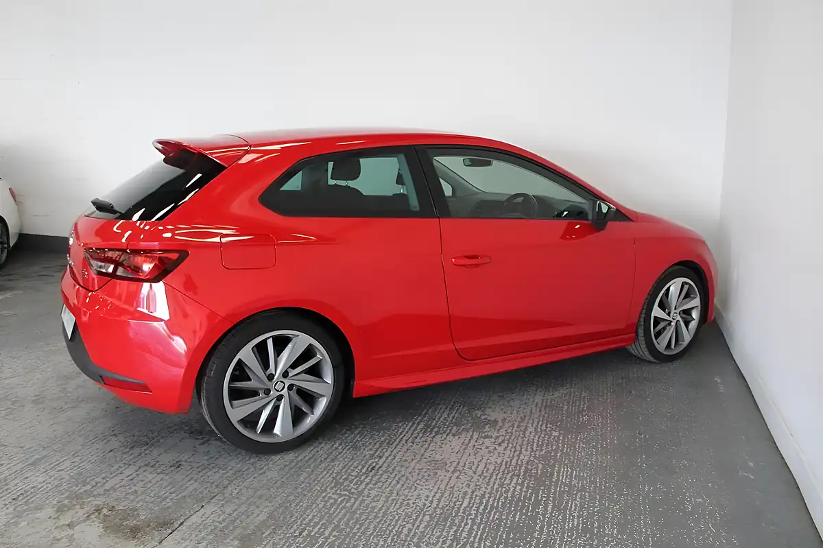 Used 2017 SEAT Leon Fr Titanium Red - Interior and Exterior details 8