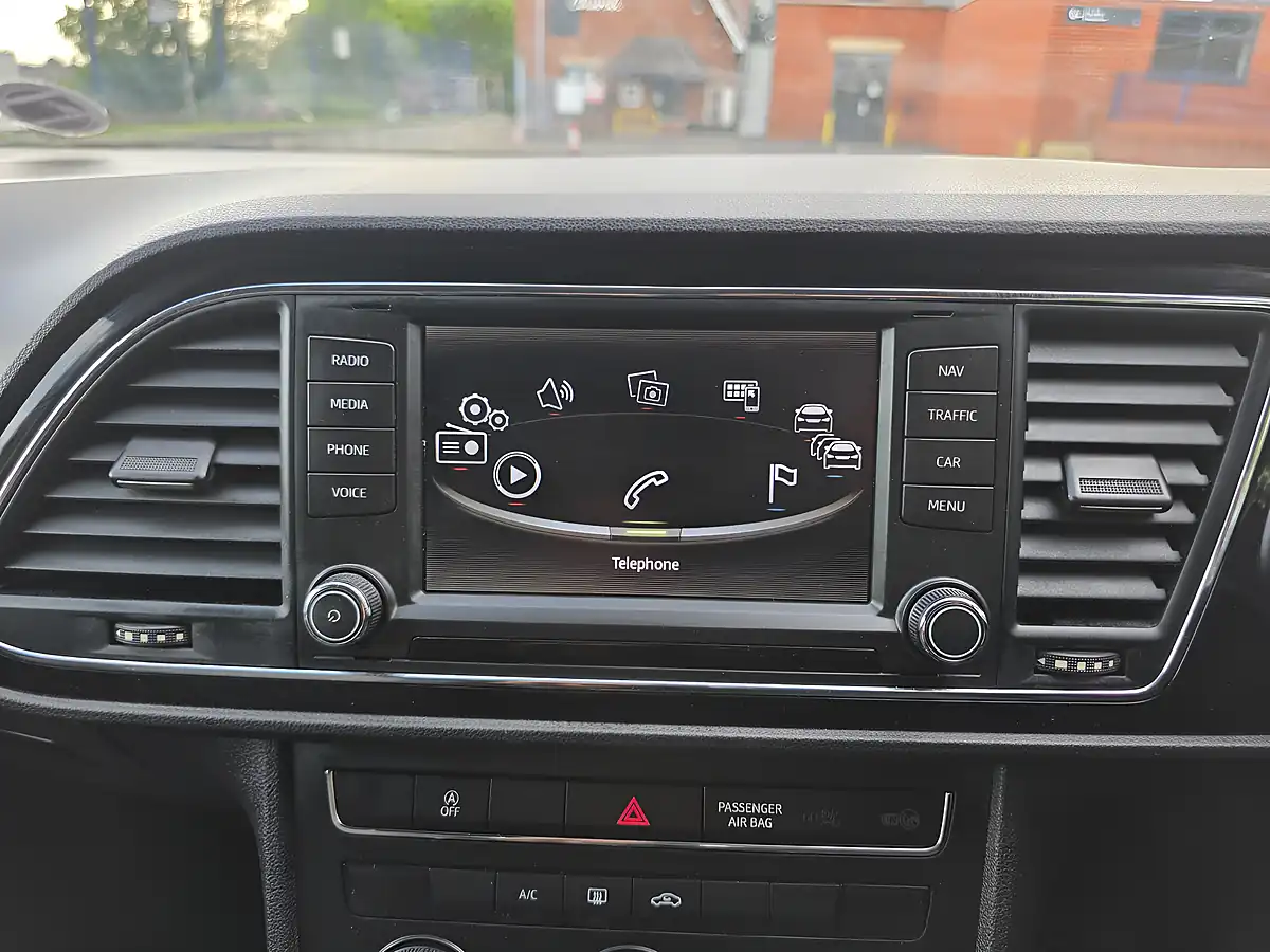 Used 2017 SEAT Leon Se Dynamic Technology Black - Interior and Exterior details 14
