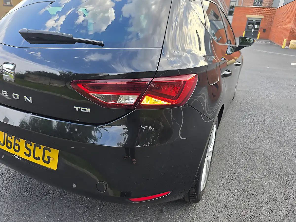 Used 2017 SEAT Leon Se Dynamic Technology Black - Interior and Exterior details 18