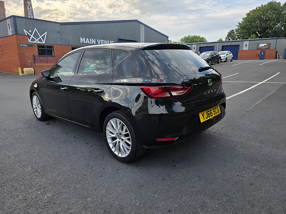 Used 2017 SEAT Leon Se Dynamic Technology Black - Interior and Exterior details 4