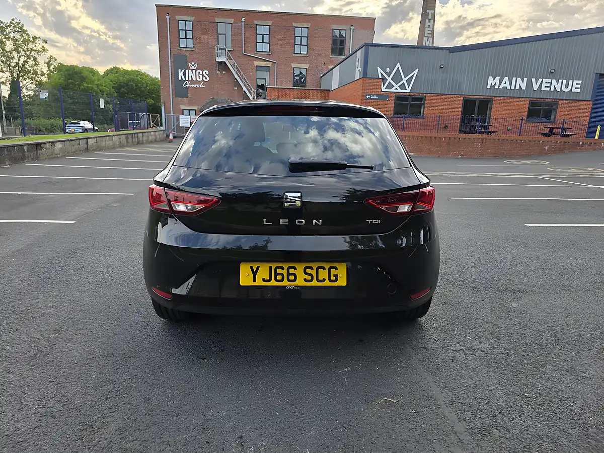 Used 2017 SEAT Leon Se Dynamic Technology Black - Interior and Exterior details 5